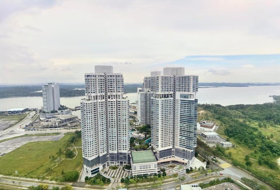 1519 Almas Suites Seaview Sunrise Netflix By Stay Nusajaya  Buitenkant foto
