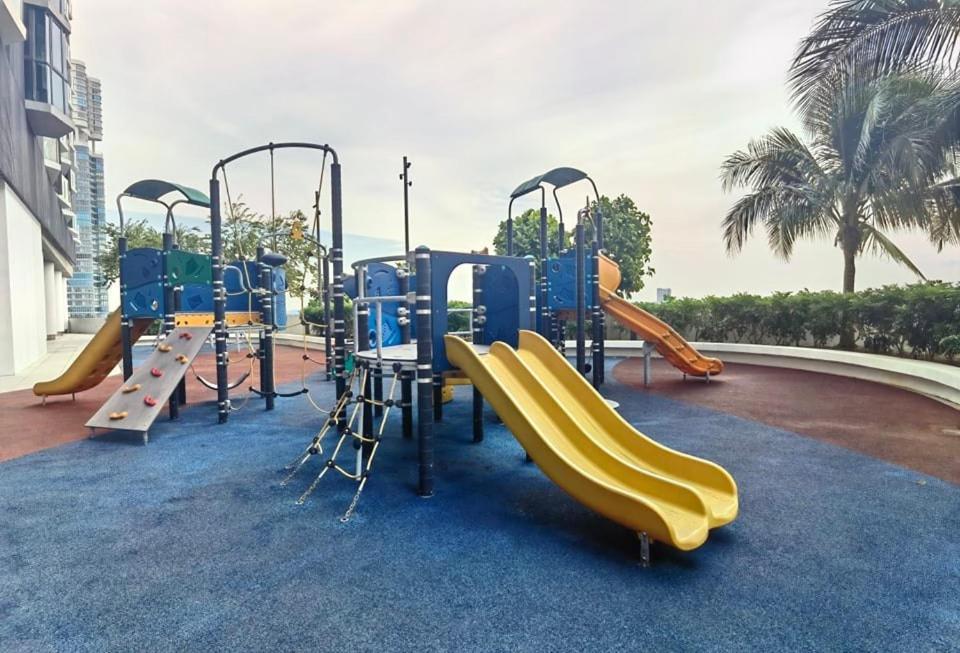 1519 Almas Suites Seaview Sunrise Netflix By Stay Nusajaya  Buitenkant foto