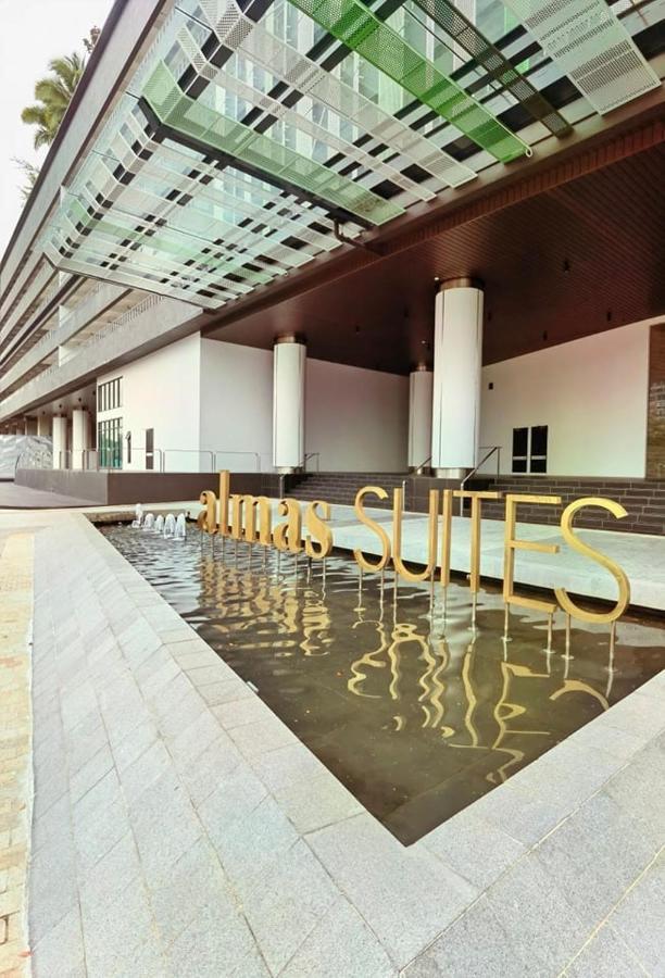 1519 Almas Suites Seaview Sunrise Netflix By Stay Nusajaya  Buitenkant foto