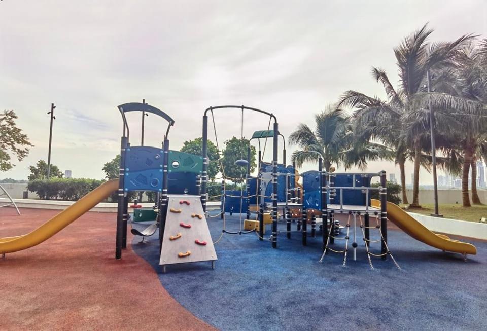 1519 Almas Suites Seaview Sunrise Netflix By Stay Nusajaya  Buitenkant foto