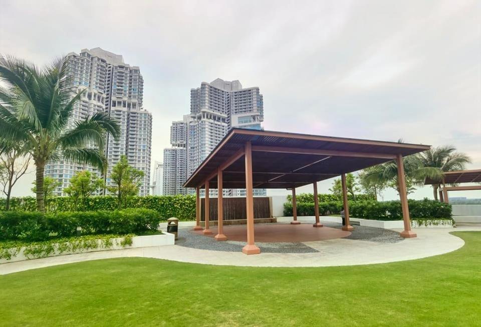 1519 Almas Suites Seaview Sunrise Netflix By Stay Nusajaya  Buitenkant foto